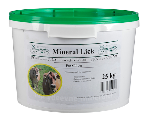 100457 mineral lick pre calver.jpg